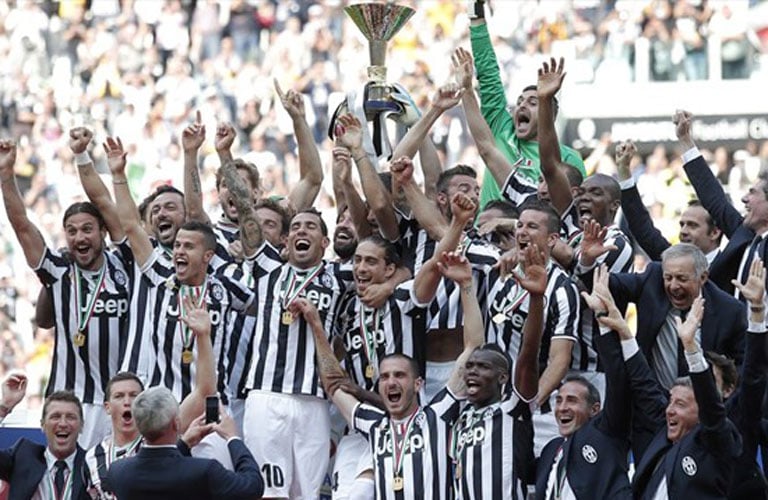تتويج يوفنتوس بالدورى الإيطالى