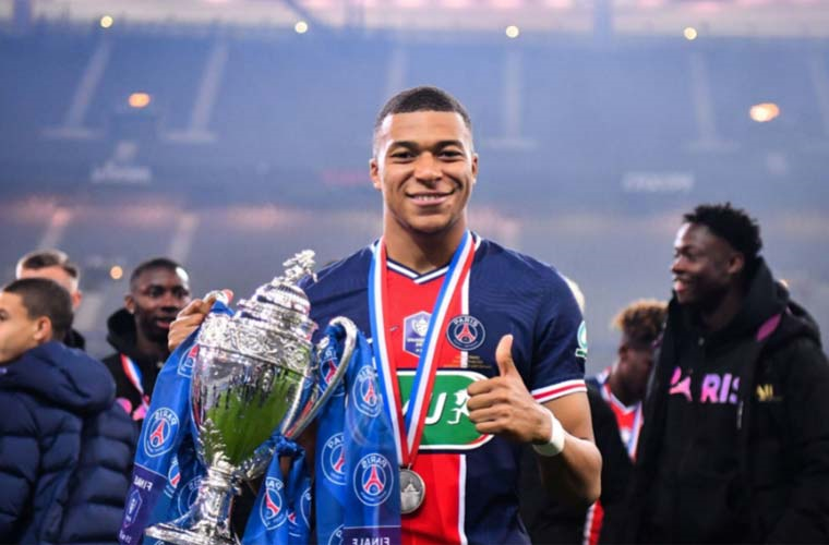 تتويج باريس سان جيرمان بكأس فرنسا