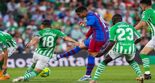 لقطات مباراة ريال بيتيس وبرشلونة