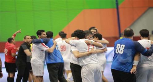 رسالة الجماهير ضمن إحتفالات فريق الزمالك بالفوز بكأس أفريقيا للأندية