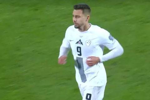 لقطات من مشاركة جراديشار في مباراة كوسوفو وسلوفينيا (صور)