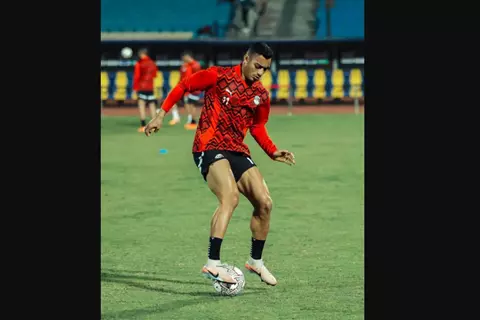 ماذا ارتدى مصطفى محمد على ذراعه مع منتخب مصر؟