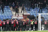 لقطات من شغب الجماهير وايقاف مباراة مونبيليه وسانت اتيان في الدوري الفرنسي