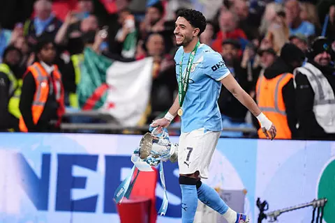 عمر مرموش يتوج بأول ألقابه مع مانشستر سيتي