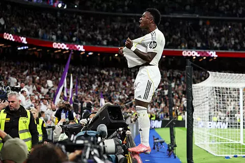 لقطات من مباراة ريال مدريد وأتلتيكو مدريد (صور)