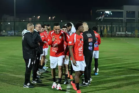 ممر شرفي للاعبي منتخب مصر الجدد المنضمين للمعسكر الحالي
