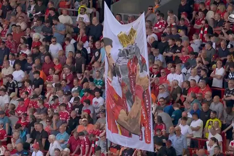 تيفو خاص لمحمد صلاح في اخر مباراة مع ليفربول