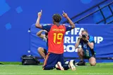 لقطات من مباراة إسبانيا والسعودية في الجولة الثانية بكأس العالم 