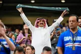 أسماك قرش وكوفية فلسطين.. أجواء الجماهير في مباراة السعودية وكاب فيردي في كأس العال