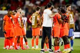 حزن وحسرة لاعبي منتخب هولندا بعد الخروج من كأس العالم