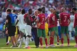 بكاء وحزن ومواساة للاعبي المغرب بعد الخروج من كأس العالم (صور)