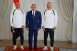 صور تذكارية للاعبي منتخب مصر مع الرئيس السيسي بعد إنجاز كأس العالم