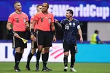 لقطات من الشوط الأول بين إنجلترا والأرجنتين في نصف نهائي كأس العالم (صور)
