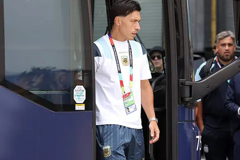 وصول لاعبي منتخب الأرجنتين  لمواجهة إسبانيا في نهائي كأس العالم (صور)