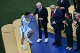 حزن ميسي خلال تتويج الأرجنتين بالمركز الثاني في كأس العالم
