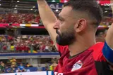 صلاح وإبراهيم حسن يبكيان بحرقة بعد تأهل مصر لدور الـ 16 للمونديال