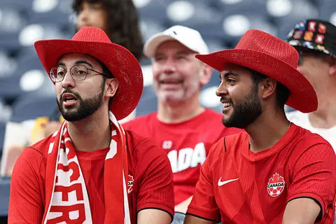 أجواء الجماهير قبل مباراة كندا والمغرب في كأس العالم (صور)