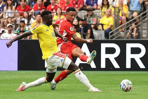 لقطات من مباراة سويسرا وكولومبيا في كأس العالم (صور)