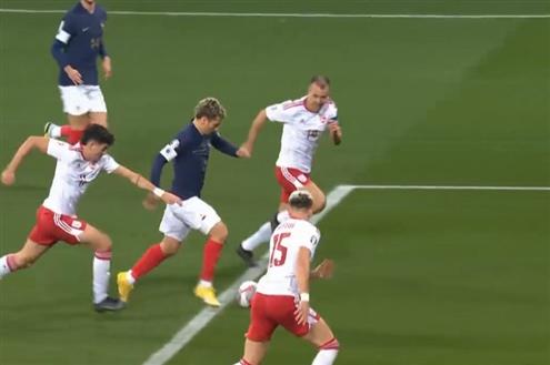 في 3 دقائق.. النيران الصديقة تهدي منتخب فرنسا هدفين أمام جبل طارق
