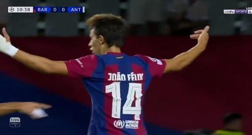 هدف برشلونة الأول أمام انتويرب (جواو فيليكس) 