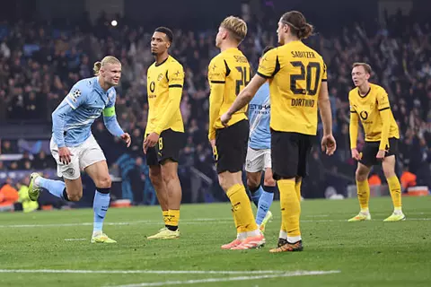 هدف مانشستر سيتي الثاني أمام بروسيا دورتموند (هالاند)