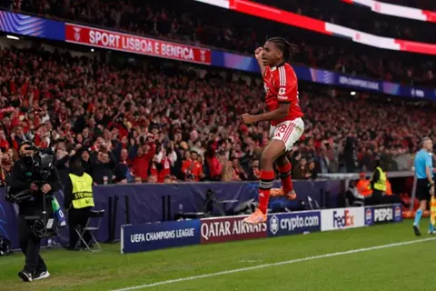 هدف رائع من لياندرو باريرو أمام نابولي