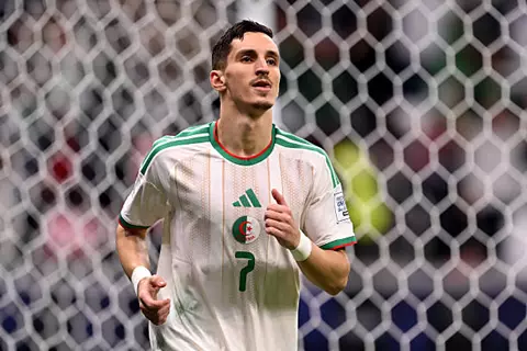 هدف الجزائر الثاني أمام الإمارات (عادل بولبينة)