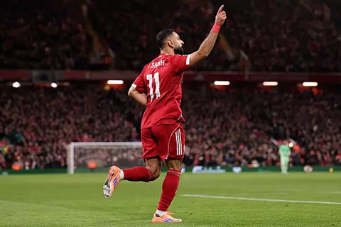 محمد صلاح يصنع هدف ليفربول الثاني أمام برايتون