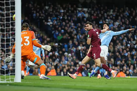 هدف مانشستر سيتي الثاني أمام وست هام (تيجاني ريندرز)