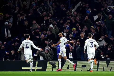 هدف ليدز الثاني أمام كريستال بالاس (دومينيك كالفيرت)