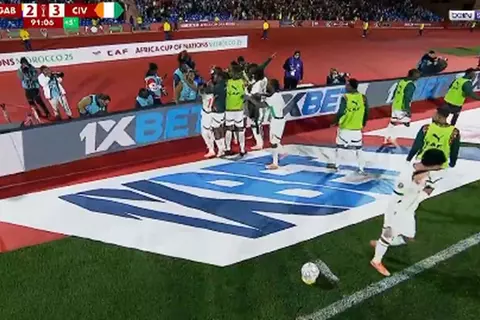 هدف كوت ديفوار الثالث أمام الجابون (بازومانا توري)