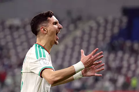 هدف الجزائر الثاني أمام البحرين (عادل بولبينة)