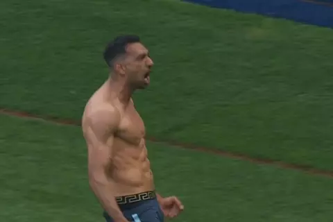 احتفال جنوني من كوكا بعد تسجيل هدفا أمام موناكو