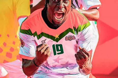 كسب ميسي في النهائي.. لاعب بـ"عين واحدة" في أمم أفريقيا