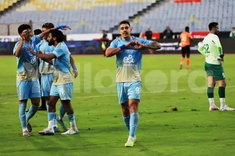 هدف الأهلي الثالث أمام فاركو ( جراديشار )