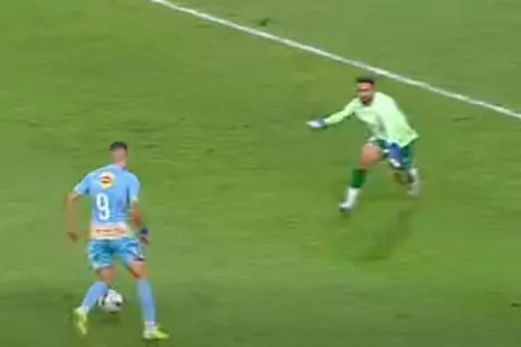 الفار يلغي هدف جراديشار أمام فاركو