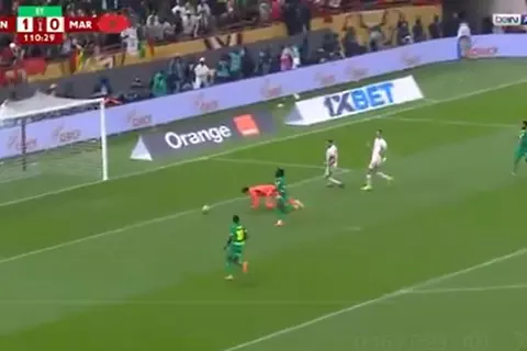 تصدي رائع من بونو أمام السنغال 