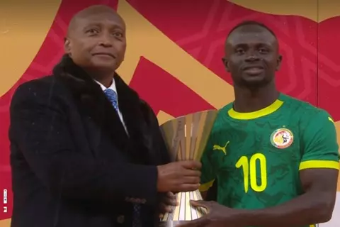 ساديو ماني يفوز بجائزة أفضل لاعب في بطولة أمم أفريقيا