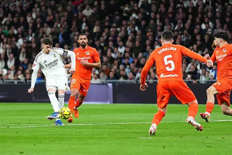 هدف ريال مدريد الثالث أمام ريال سوسيداد ( فالفيردي )