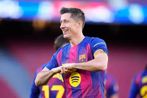 هدف برشلونة الأول أمام مايوركا (ليفاندوفسكي)