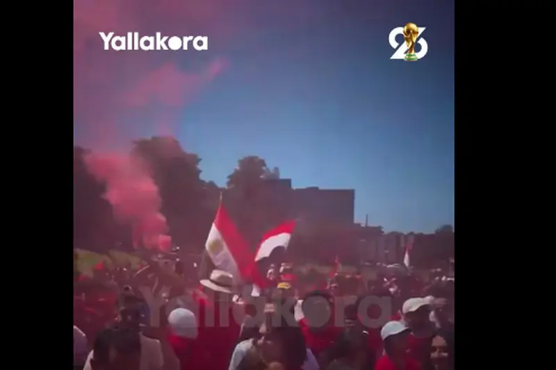 هتافات وأجواء حماسية.. جماهير مصر  ورا المنتخب في كل مكان 
