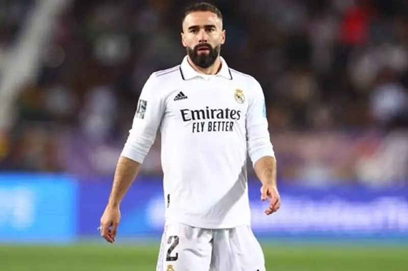 ضربة قوية لأربيلوا.. ريال مدريد يعلن إصابة كارفخال