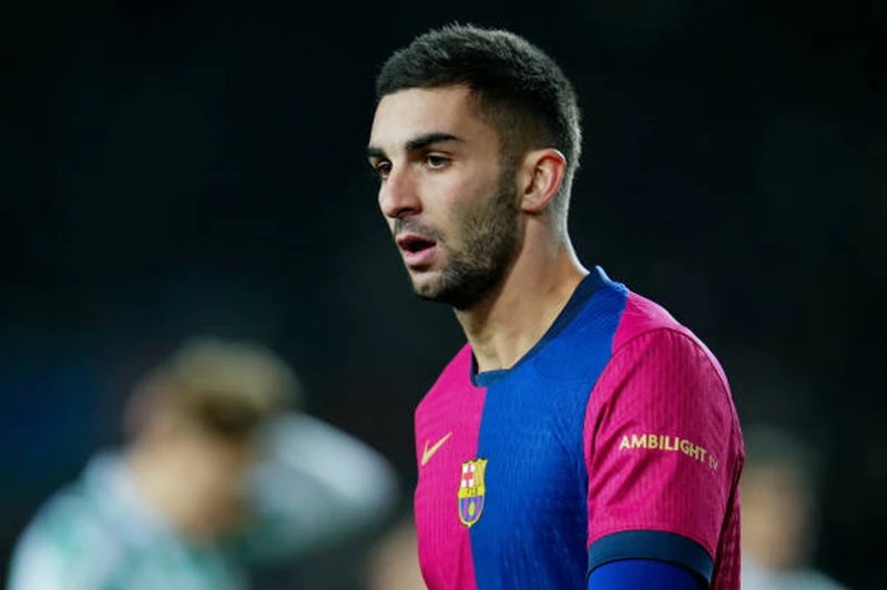 تقرير: أزمة ديكو قد تبعد توريس عن برشلونة