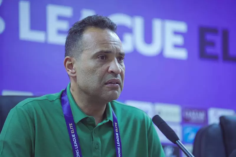 الكرمة العراقي ليلا كورة: مؤمن سليمان وقع عقود تدريب الفريق