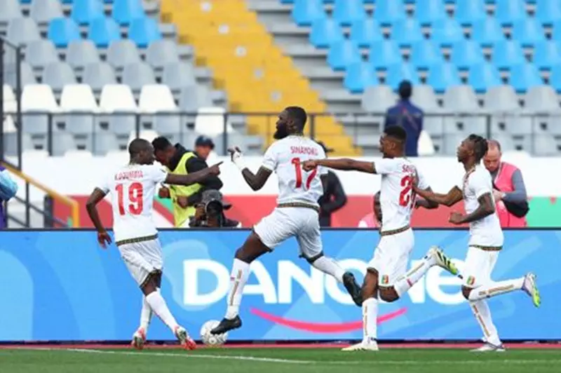 في غياب ديانج.. مالي تتعادل أمام جزر القمر