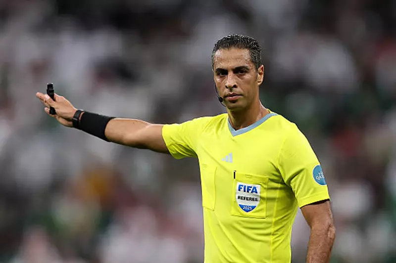 أمين عمر حكما لمباراة بيراميدز وإنبي.. وناجي لسيراميكا والمصري في الدوري