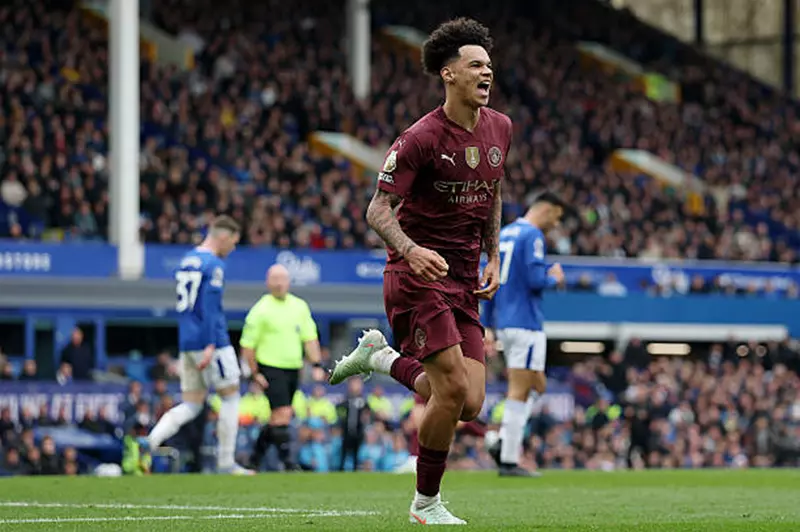 رسميًا.. نيكو أوريلي يتوج بجائزة لاعب الشهر في مانشستر سيتي