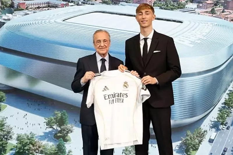 سيمينيو: هويسن توقع انتقاله إلى ريال مدريد عند انضمامه لبورنموث