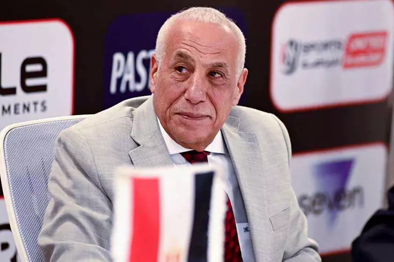 بعد تماله للشفاء.. حسين لبيب يعود لممارسة مهام عمله في الزمالك