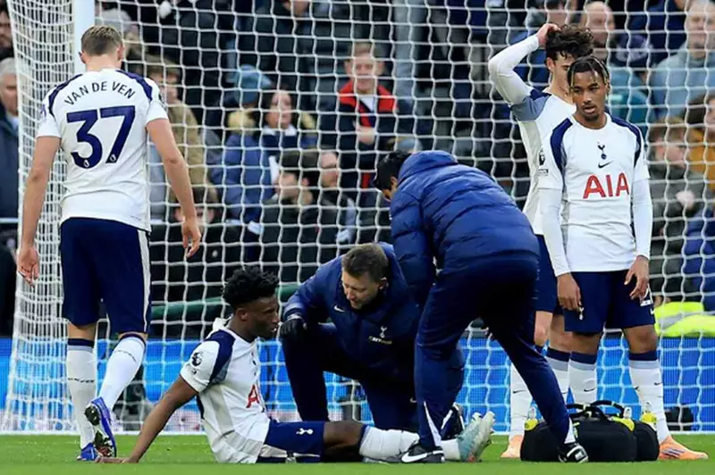 سيعود بعد توقف مارس.. توتنهام يعلن تفاصيل إصابة قدوس